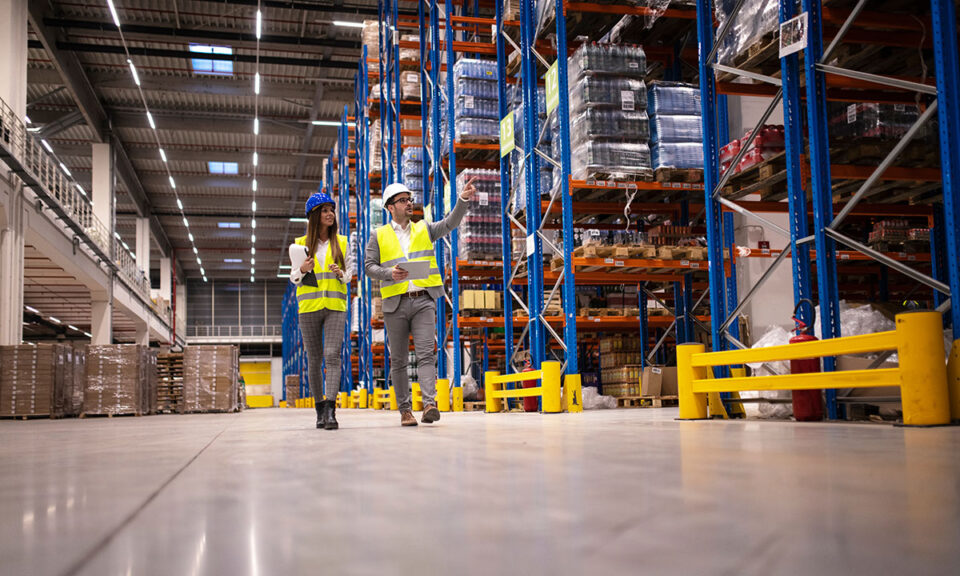 Bild på ett lager med varor