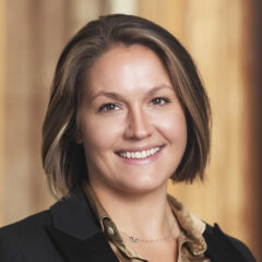 Porträttbild på Alexandra Carlbom.