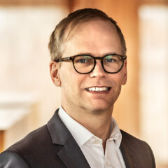 Porträttbild på Mattias Hasselbo, kreditchef.